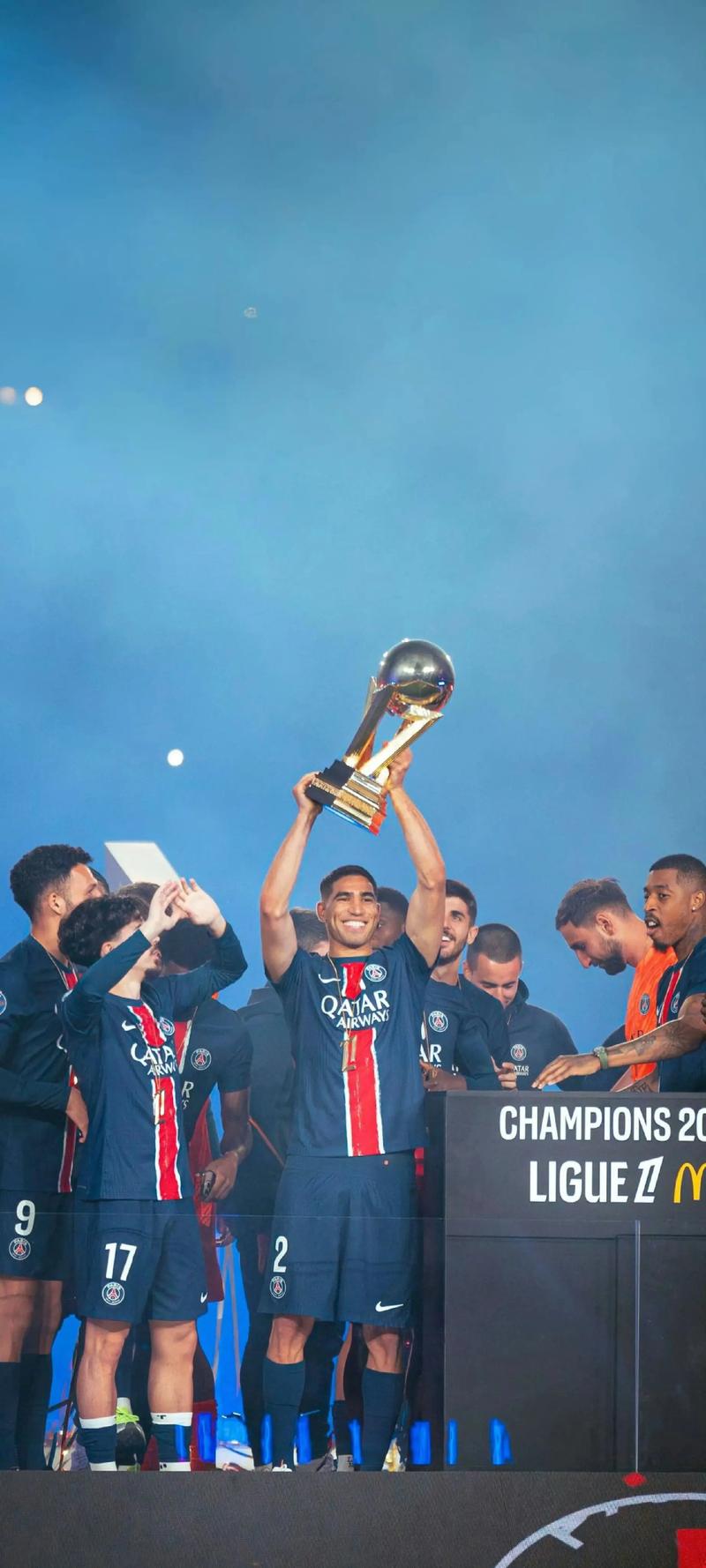 汉堡vs斯图加特：洛孔加、卢卡-武什科维奇首发，努贝尔、达希勒出战