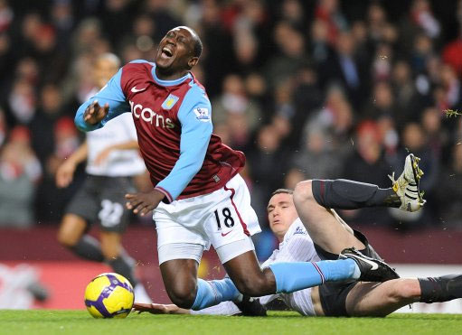 英超：曼联客场2-1击败莱斯特城