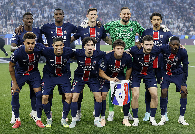 保罗生涯总助攻和抢断皆排名历史第二，仅次于斯托克顿