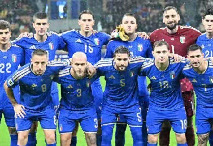 曼联无法复兴 阿莫林临场够差劲 主场1-1西汉姆联领先就乱换人